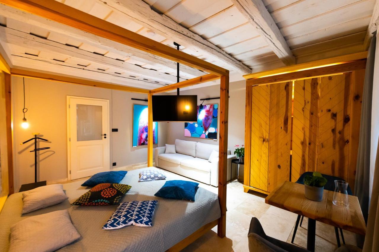 Hotel Desatero ミクロフ エクステリア 写真